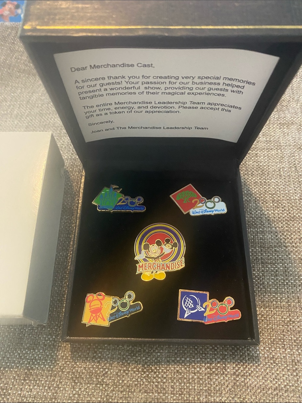 Disney Merchandise Cast Member 2000 Pin Set - (2)